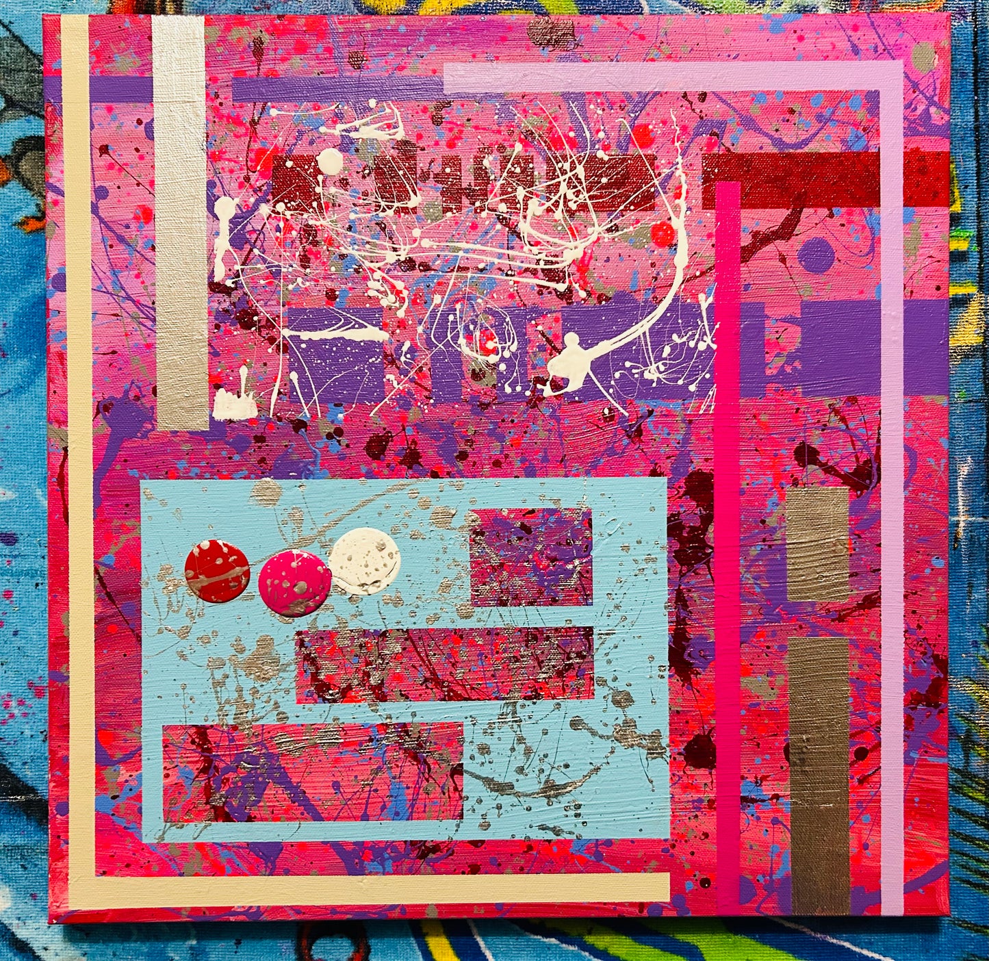 Enojado Rosado 18" x 18"